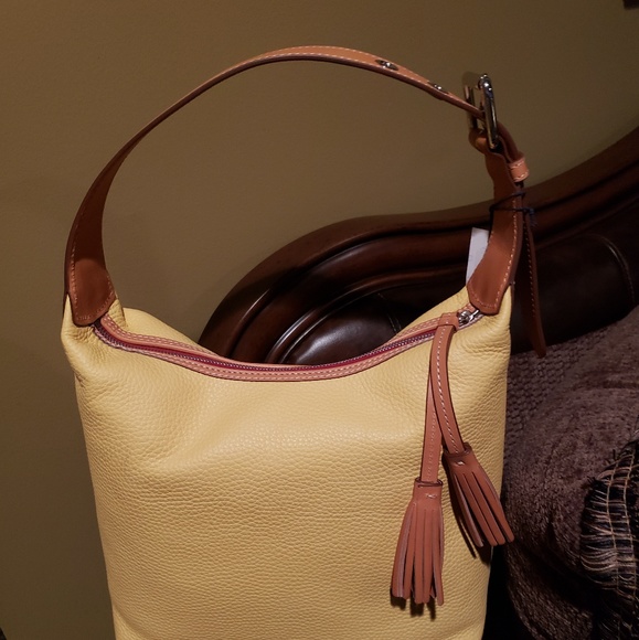 Dooney/Bourke - Picture 2 of 3